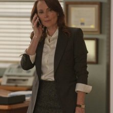 Awake: Laura Innes nell'episodio Ricky's Tacos