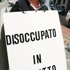 Disoccupato in affitto: una scena tratta dal documentario diretto da Luca Merloni