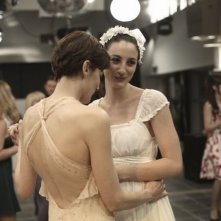 Il richiamo: Francesca Inaudi e Sandra Ceccarelli 'in bianco' danzano in un momento del film