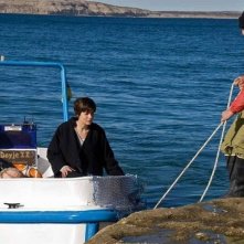 Il richiamo: Sandra Ceccarelli sbarca in un porticciolo in una scena del film