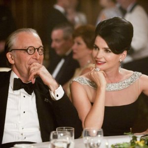 Ronald Guttman e Julia Ormond nell'episodio At the Codfish Ball della quinta stagione di Mad Men