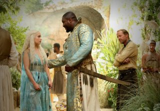 Game of Thrones: Emilia Clarke e Nonso Anozie nell'episodio The Ghost of Harrenhal