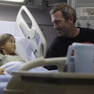 Dr House: Hugh Laurie e Rachel Eggleston nell'episodio The C-Word