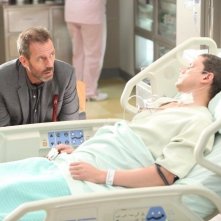 Dr House: Hugh Laurie e Wentworth Miller nell'episodio Charity Case