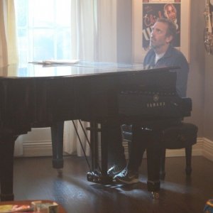 Dr House: Hugh Laurie in una scena dell'episodio Body and Soul