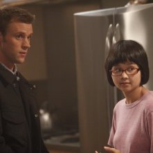 Dr House: Jesse Spencer e Charlyne Yi nell'episodio Gut Check