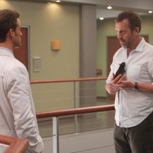 Dr House: Jesse Spencer e Hugh Laurie nell'episodio Blowing the Whistle