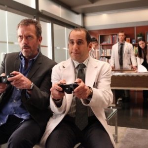 Dr House: Peter Jacobson e Hugh Laurie nell'episodio Blowing the Whistle