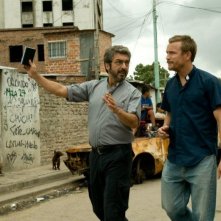 Elefante blanco: Ricardo Darín e Jérémie Renier, due sacerdoti nelle favelas, in una scena del film
