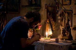 Elefante blanco: Ricardo Darín in una scena tratta dal film diretto da Pablo Trapero