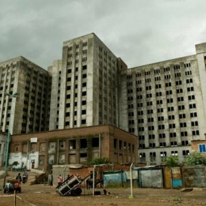 Elefante blanco: un'immagine tratta dal film