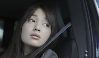 Like someone in love: Rin Takanashi in una scena tratta dal film di Abbas Kiarostami