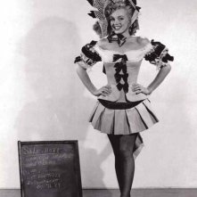 Marilyn Monroe durante la lavorazione della commedia La figlia dello sceriffo (1950)