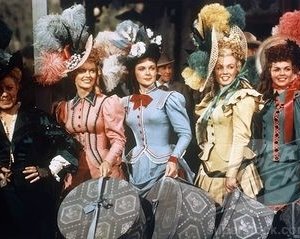 Marilyn Monroe, Joyce Mackenzie, Marion Marshall, Barbara Smith ne La figlia dello sceriffo