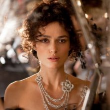 Keira Knightley in un intenso primo piano in Anna Karenina