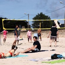 Arthur Mazet nella commedia Sea, No Sex and Sun con Daphné Chollet