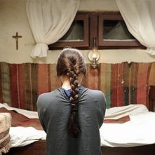 Beyond the Hills: Cosmina Stratan in una scena tratta dal film