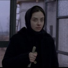 Beyond the Hills: Cosmina Stratan in una scena tratta dal film di Cristian Mungiu