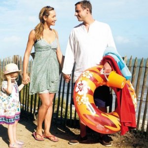 Fred Testot e Julie Ferrier in Sea, No Sex and Sun (2012)