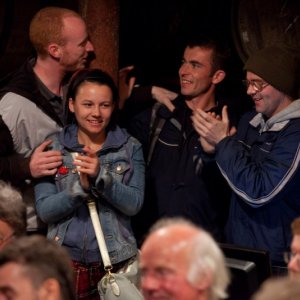 The Angels' Share: Paul Brannigan, William Ruane, Gary Maitland e Jasmin Riggins in una scena