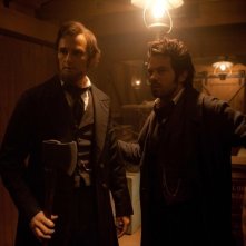 Benjamin Walker In Una Scena Del Film La Leggenda Del Cacciatore Di Vampiri Insieme A Dominic Cooper 240120