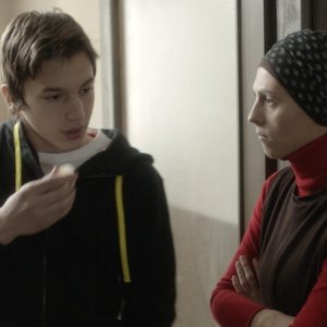 Djeca: Marija Pikic con Ismir Gagula in una scena tratta dal film