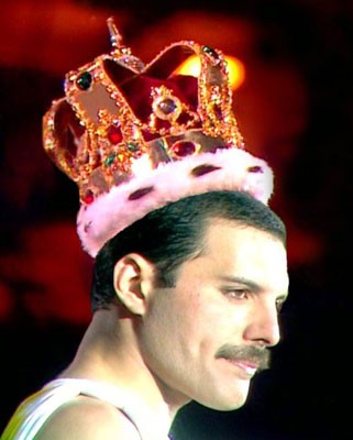 Freddie Mercury Durante Un Live 240260