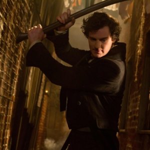La leggenda del cacciatore di vampiri: Benjamin Walker in una scena del film