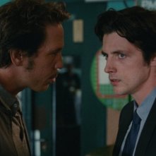 Trois mondes: Raphaël Personnaz in una scena del film