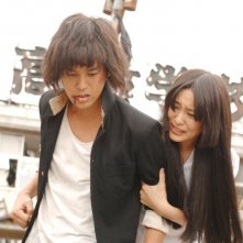 Ai to makoto: i protagonisti Satoshi Tsumabuki ed Emi Takei in una scena del film