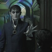 Johnny Depp è Barnabas Collins in un a scena di Dark Shadows