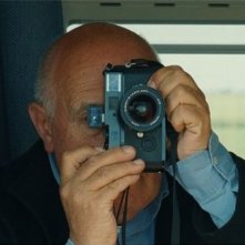 Journal de France: uno dei registi del film, il fotografo Raymond Depardon, in una foto promozionale