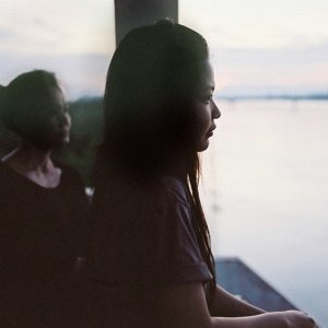 Mekong Hotel: le protagoniste Jenjira Pongpas e Maiyatan Techaparn in una scena del film