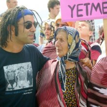 Polluting Paradise: il regista Fatih Akin al fianco degli abitanti della cittadina turca di Camburnu, devastata dall'inquinamento