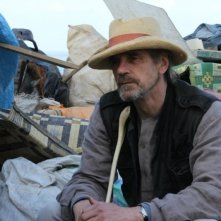Trashed: Jeremy Irons in una scena del documentario sull'ambiente di Candida Brady