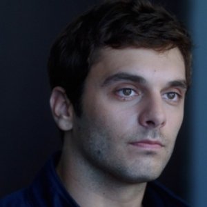 Alyah: il protagonista Pio Marmaï in un primo piano tratto dal film