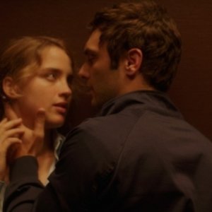 Alyah: il protagonista Pio Marmaï in una scena del film insieme ad Adèle Haenel