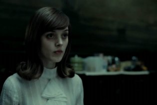 Featurette 'Strange Family' - Dark Shadows