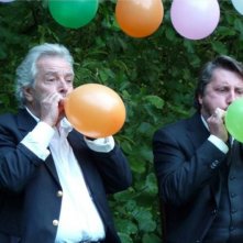 Granny's Funeral: Pierre Arditi insieme al regista e interprete del film Bruno Podalydès in una scena del film