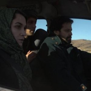 Le Repenti: Nabil Asli insieme a Khaled Benaïssa e Adila Bendimered in una scena del film