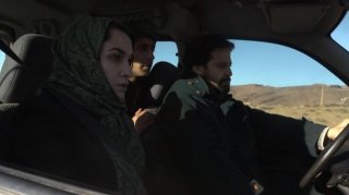 Le Repenti: Nabil Asli insieme a Khaled Benaïssa e Adila Bendimered in una scena del film