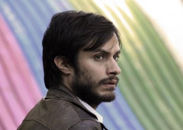 No: Gael García Bernal in una scena tratta dal film