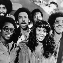 Donna Summer (al centro) in Grazie a Dio è venerdì