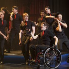I membri dei New Directions in una scena dell'episodio Nationals della serie tv Glee