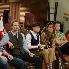Matthew Morrison, Mark Salling, Jane Lynch, Naya Rivera e Dianna Agron in una scena di Props, della serie Glee