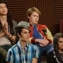 Harry Shum Jr, Lea Michele e Samuel Larsen in una scena dell'episodio Props della serie tv Glee