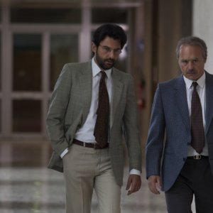 I 57 giorni: Luca Zingaretti in una scena con Enrico Ianniello