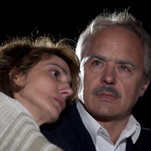 I 57 giorni: Luca Zingaretti in una scena con Lorenza Indovina