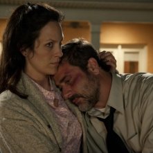 Le paludi della morte: Jeffrey Dean Morgan e Annabeth Gish in una scena del film