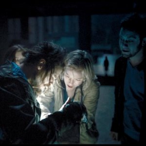 Chernobyl Diaries: Nathan Phillips, Jonathan Sadowski e Ingrid Bolsø Berdal in una scena